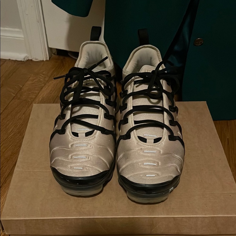 Men's Stylish Black and Cream Sneakers